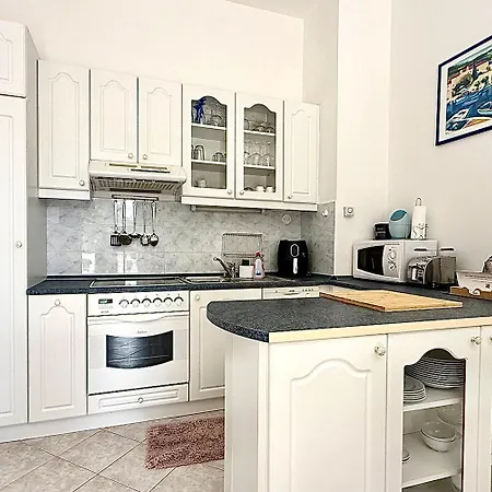 Апартаменти Marola House *